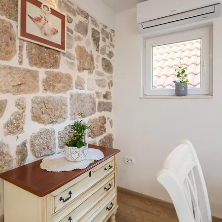 Downtown Maisonette
